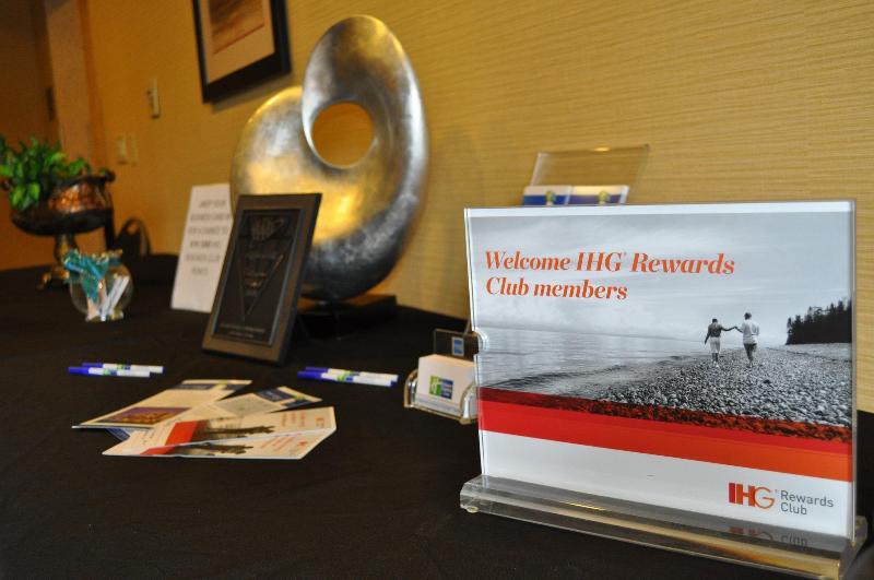Holiday Inn Express Hotel & Suites Kansas City - Grandview By Ihg Extérieur photo